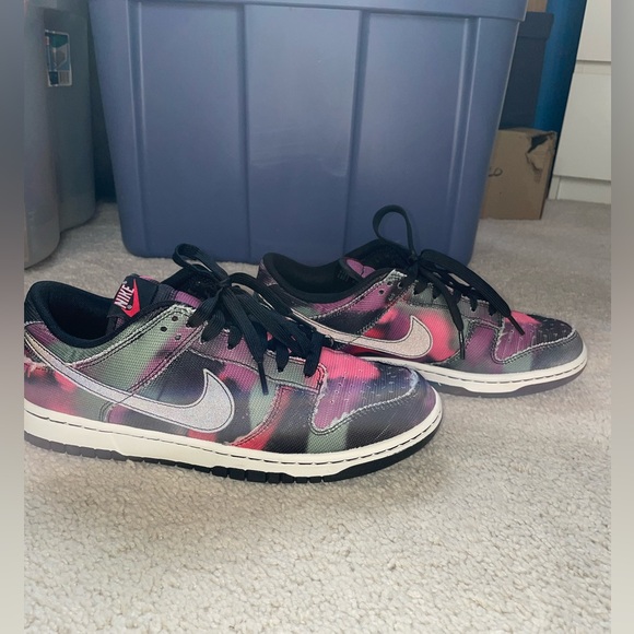 Nike dunk low premium graffiti sneaker - Picture 1 of 7